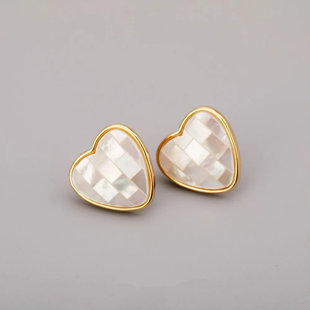 Trend Love Heart Stud Earrings Hand-stitched Shell Mother-of-pearl Earrings High-quality Fashion Charming Earrings for Women
Trend Love Heart Stud Earrings Hand-stitched Shell Mother-of-pearl Earrings High-quality Fashion Charming Earrings for Women