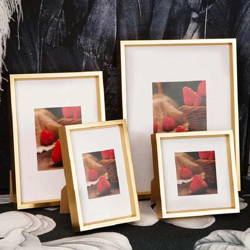 Stylish Aluminum Alloy Photo Frame Minimalist Display Stand Elegant Picture Frame & Art Frame for Home Décor
Stylish Aluminum Alloy Photo Frame Minimalist Display Stand Elegant Picture Frame & Art Frame for Home Décor