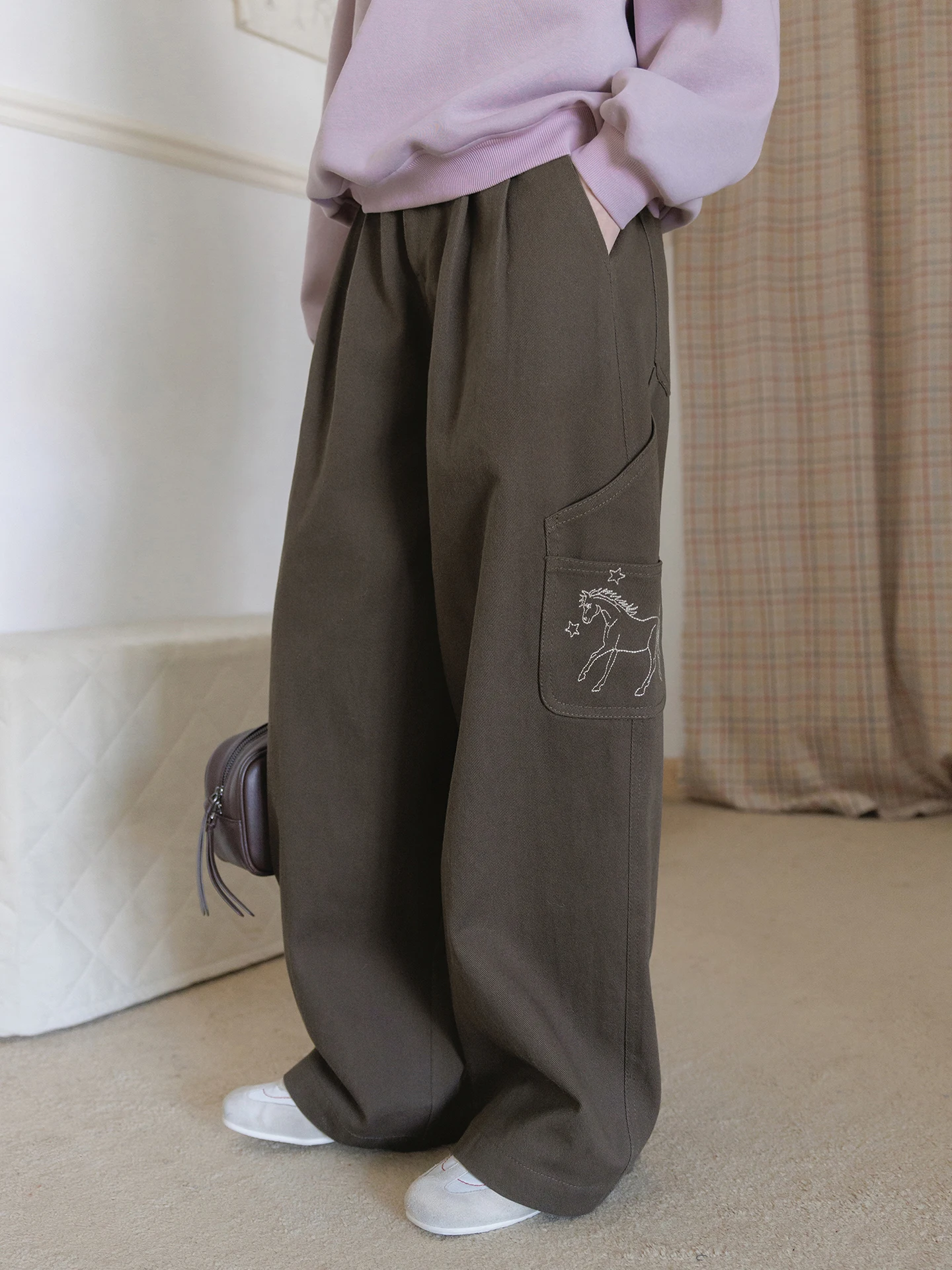Momolife Casual Grey Embroidered Wide Leg Pants Straight Cut Loose Women's Spring Fashion High Waist Cotton Leisure Trousers
Momolife Casual Grey Embroidered Wide Leg Pants Straight Cut Loose Women's Spring Fashion High Waist Cotton Leisure Trousers