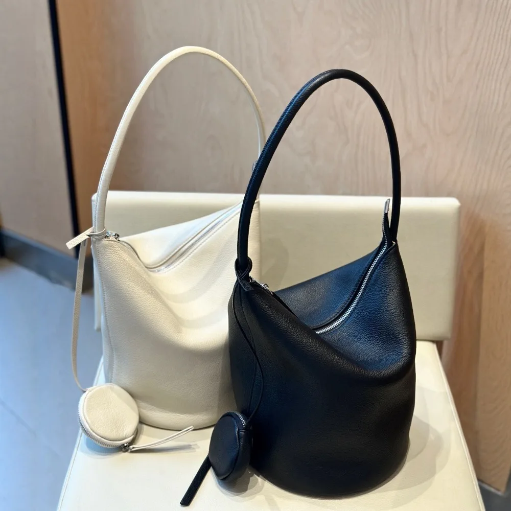 2026 New Bucket Bag Women's Niche Armpit Bag Soft Leather Shoulder Unique Texture Commuter Premium Versatile Fashion Messenger
2026 New Bucket Bag Women's Niche Armpit Bag Soft Leather Shoulder Unique Texture Commuter Premium Versatile Fashion Messenger