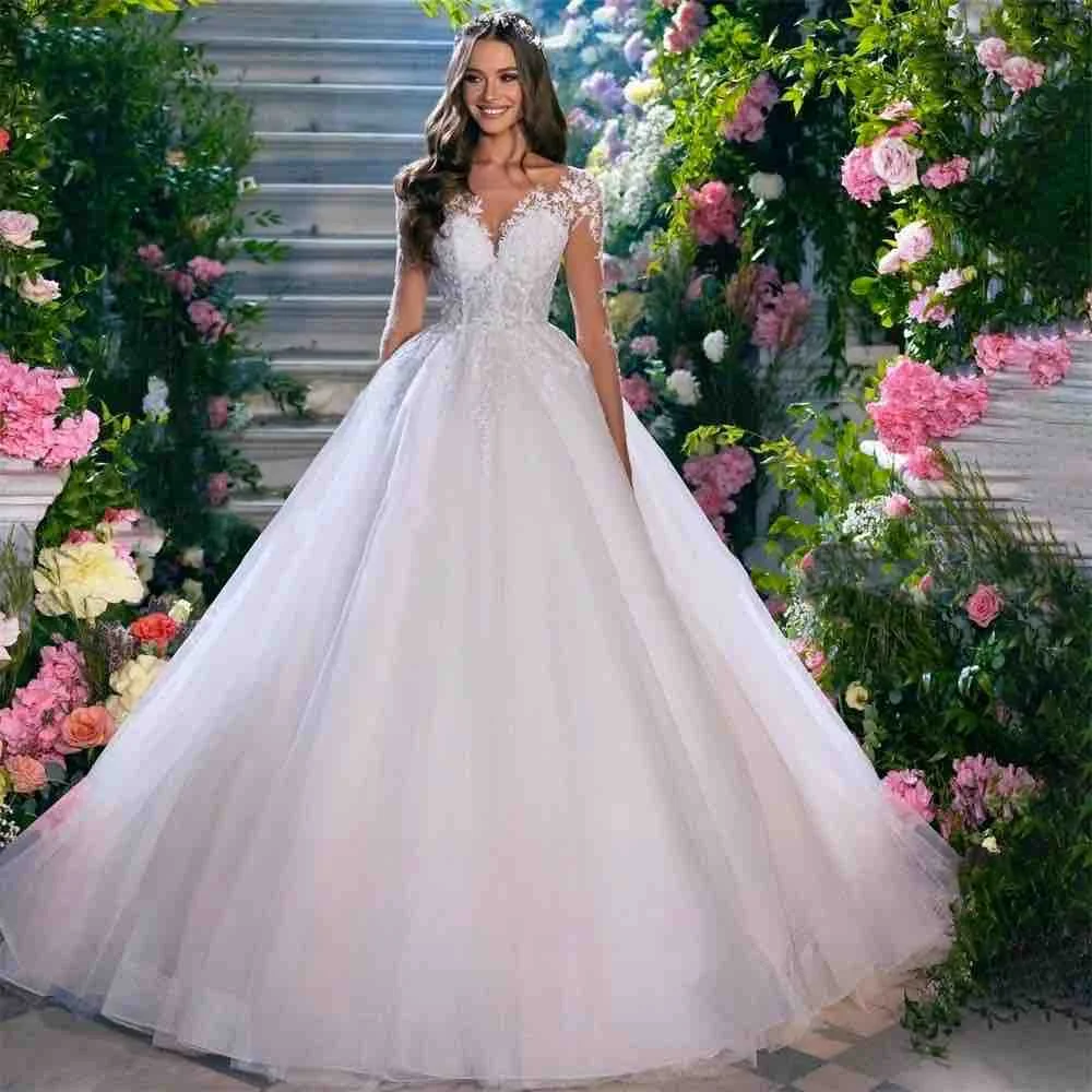 Vintage V Neck Lace Wedding Dresses Backless Buttons A-Line Long Sleeves Appliques Bridal Gowns Princess Women Bride Gown Custom
Vintage V Neck Lace Wedding Dresses Backless Buttons A-Line Long Sleeves Appliques Bridal Gowns Princess Women Bride Gown Custom