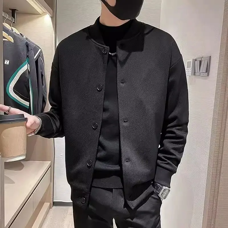 Мужская куртка премиум-класса без воротника, весенне-осенняя приталенная бейсбольная куртка, рабочая одежда, минималистичный пригородный наряд
Мужская куртка премиум-класса без воротника, весенне-осенняя приталенная бейсбольная куртка, рабочая одежда, минималистичный пригородный наряд