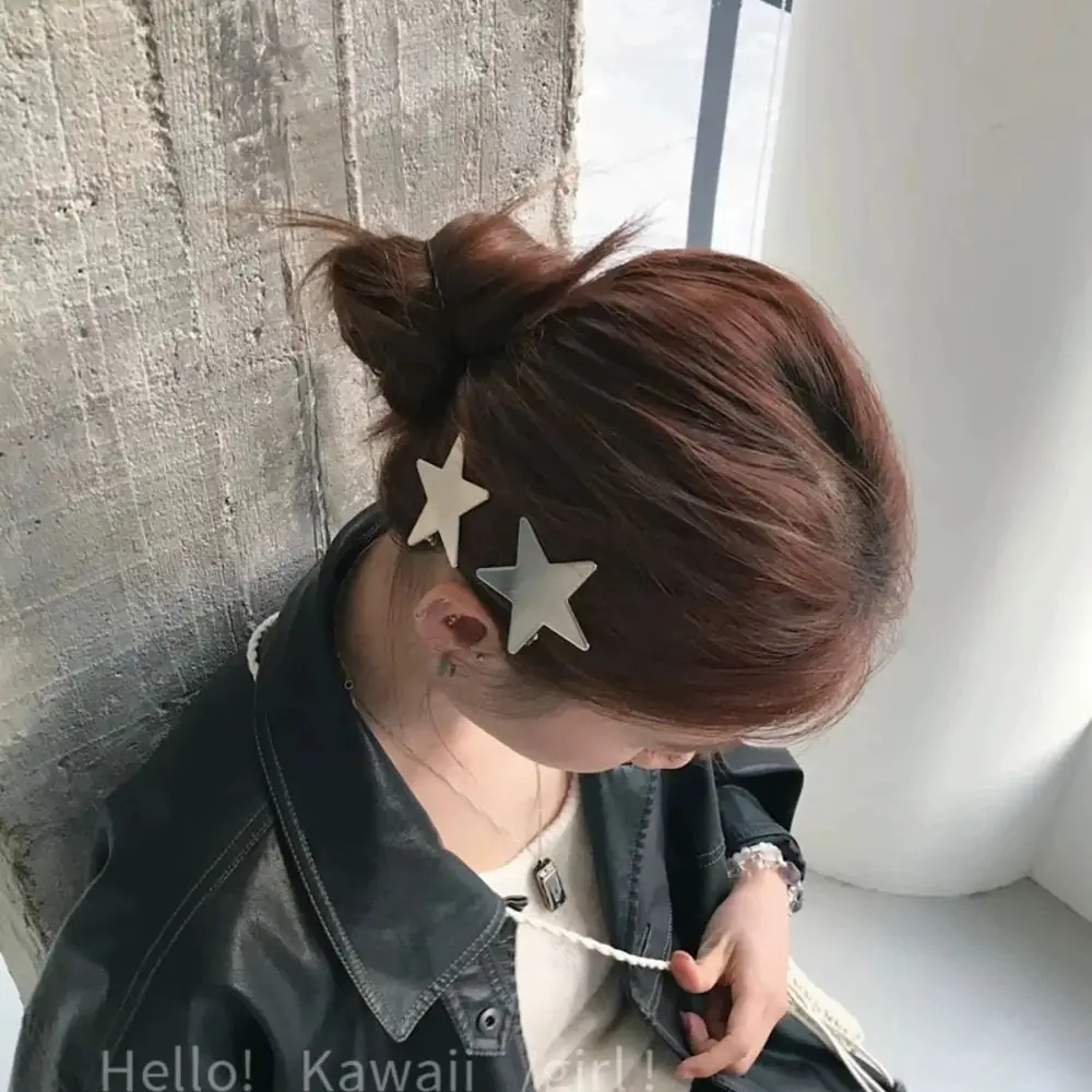Lovely Y2K Silver Star Hair Clip Creative Spicy Girl Pentagram Hairpin Alloy Korean Metal Duckbill Clip Kids
Lovely Y2K Silver Star Hair Clip Creative Spicy Girl Pentagram Hairpin Alloy Korean Metal Duckbill Clip Kids