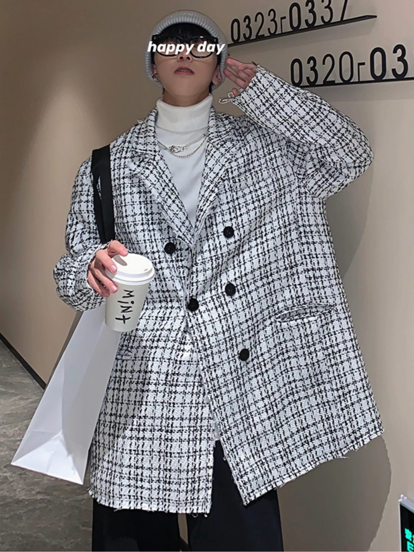 Стильная мужская куртка в ретро-клетку, осенняя модная верхняя одежда в британском стиле, с длинными рукавами, на пуговицах, с антистатической обработкой
Стильная мужская куртка в ретро-клетку, осенняя модная верхняя одежда в британском стиле, с длинными рукавами, на пуговицах, с антистатической обработкой