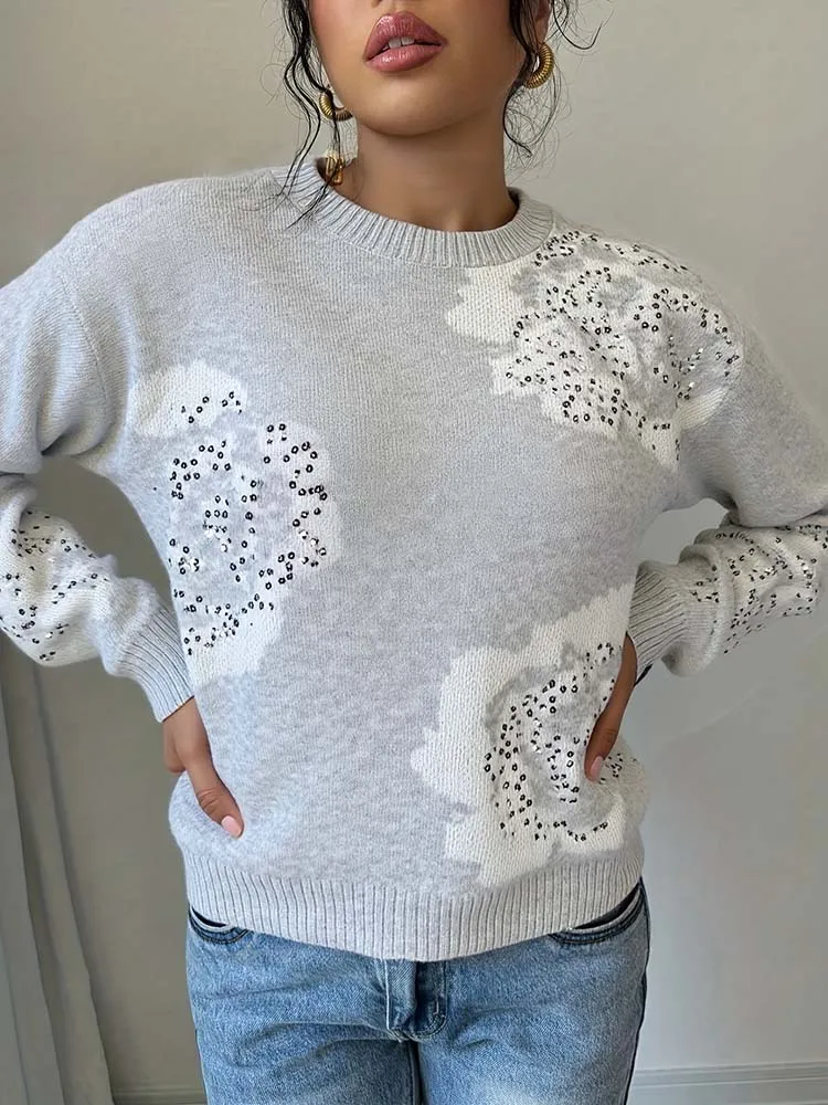 Craft Design of Jacquard Pearl Embroidery for Women's Contrasting Flowers; Round neck pullover, loose, fashionable and retro.
Craft Design of Jacquard Pearl Embroidery for Women's Contrasting Flowers; Round neck pullover, loose, fashionable and retro.