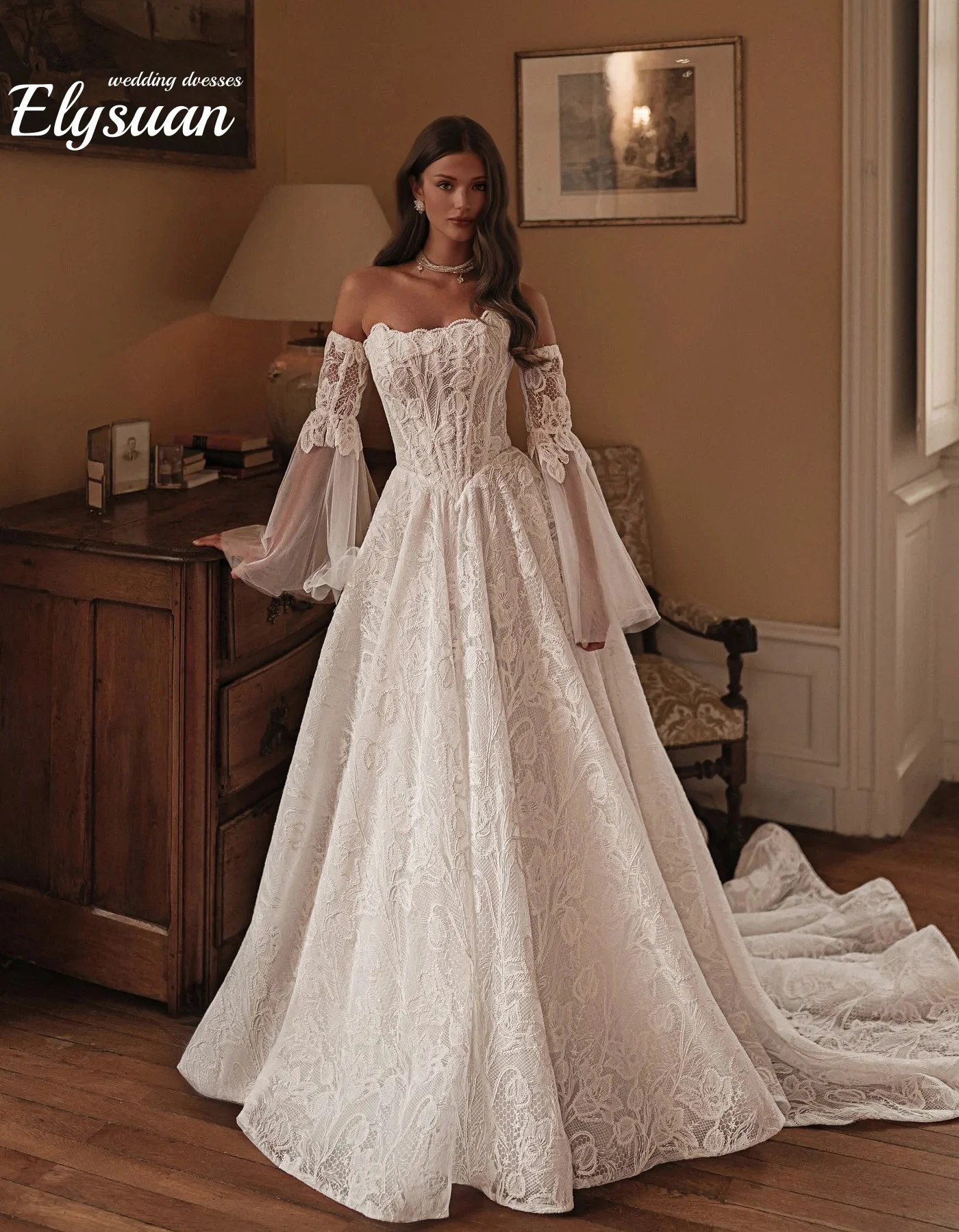 Свадебное платье А-силуэта без бретелек с кружевом, элегантными расклешенными рукавами и шлейфом, индивидуальный пошив, Vestidos De Noiva
Свадебное платье А-силуэта без бретелек с кружевом, элегантными расклешенными рукавами и шлейфом, индивидуальный пошив, Vestidos De Noiva