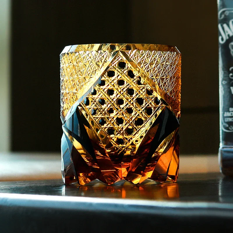 Japanese Black Warrior Armor Edo Kiriko Whisky Rock Glass Amber Crystals Whiskey Cup High-end Wine Glass Hand Cut Brandy Snifter
Japanese Black Warrior Armor Edo Kiriko Whisky Rock Glass Amber Crystals Whiskey Cup High-end Wine Glass Hand Cut Brandy Snifter