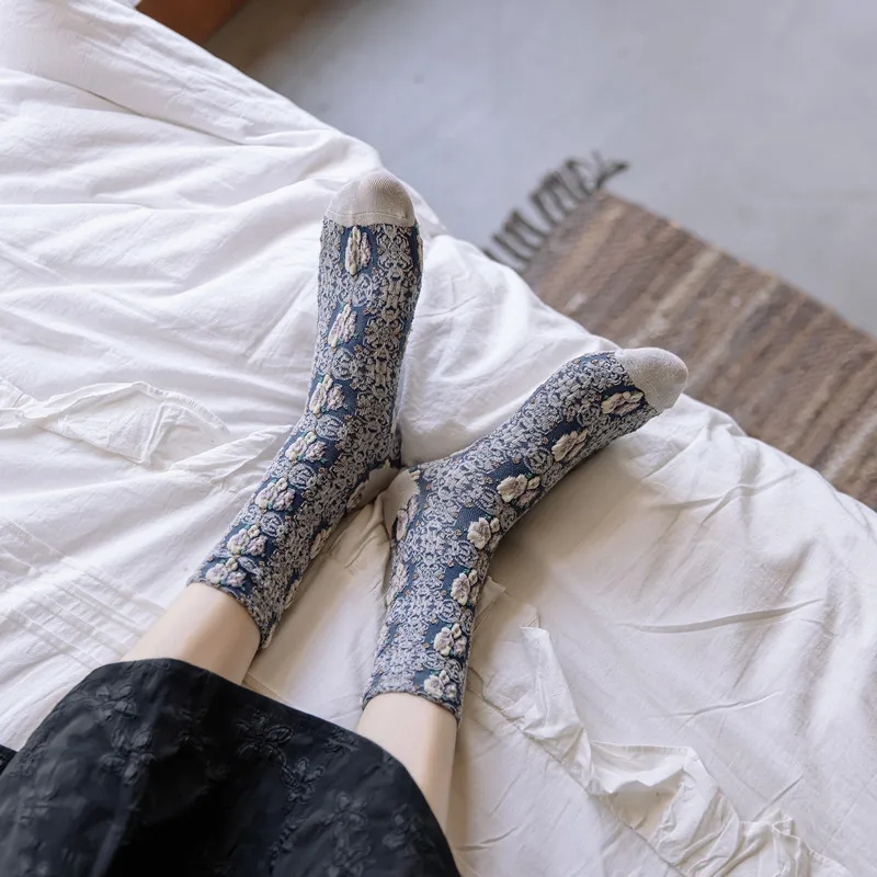 Ethnic Embroidery Women Thermal Tubing Slippers Stockings Floral Harajuku Retro Vintage Korean Japanese Lolita Kawaii Warm Socks
Ethnic Embroidery Women Thermal Tubing Slippers Stockings Floral Harajuku Retro Vintage Korean Japanese Lolita Kawaii Warm Socks