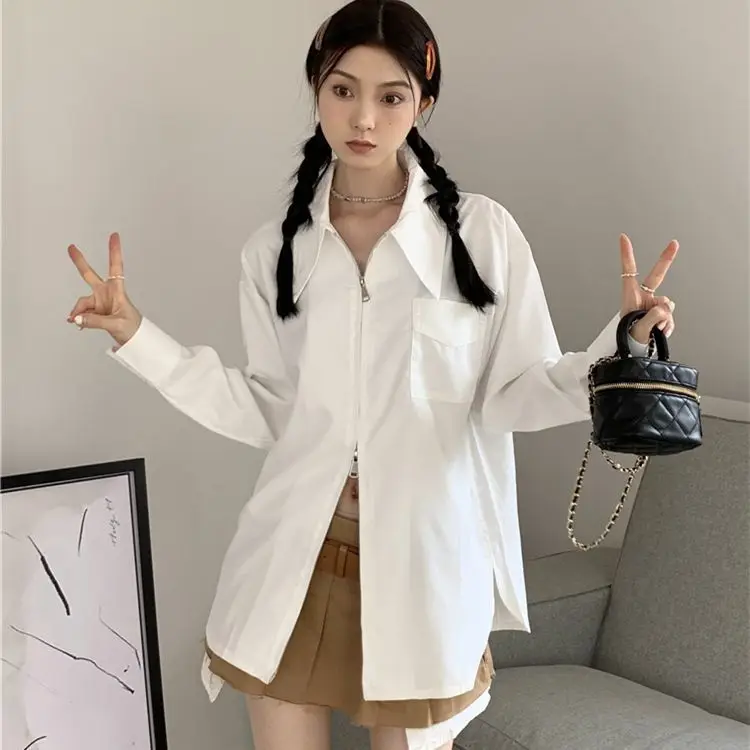 Elegant Velvet Shirt Women V Neck Long Sleeve Loose Fitting Temperament Blouse Tops Female Senior Sense Versatile Shirts LX626
Elegant Velvet Shirt Women V Neck Long Sleeve Loose Fitting Temperament Blouse Tops Female Senior Sense Versatile Shirts LX626