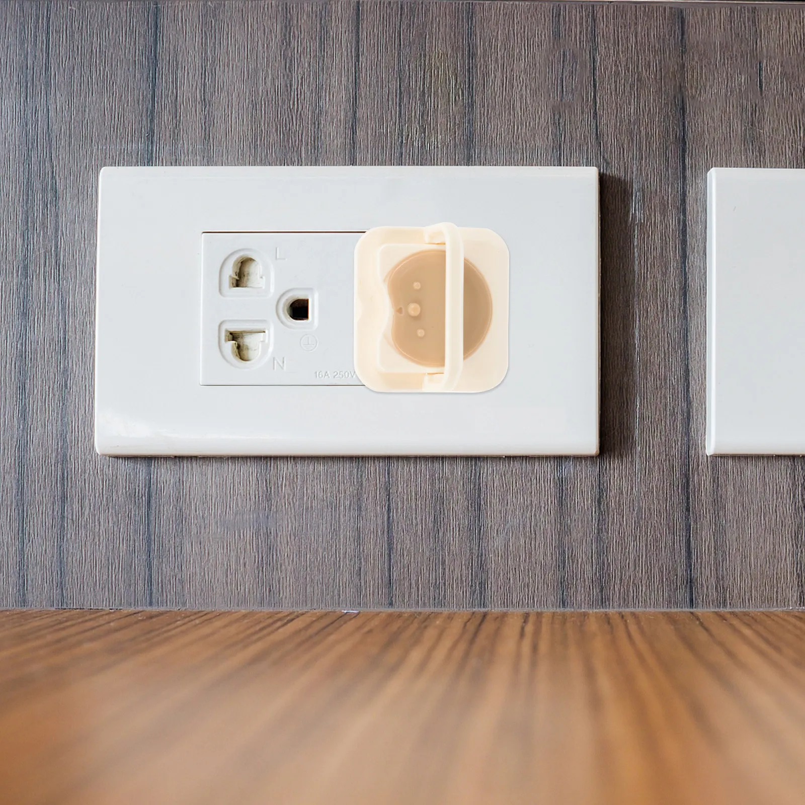 24Pcs Baby Proofing Outlet Protective Covers Plastic Socket Plug Covers Kids Electrical Safety Socket Protector
24Pcs Baby Proofing Outlet Protective Covers Plastic Socket Plug Covers Kids Electrical Safety Socket Protector