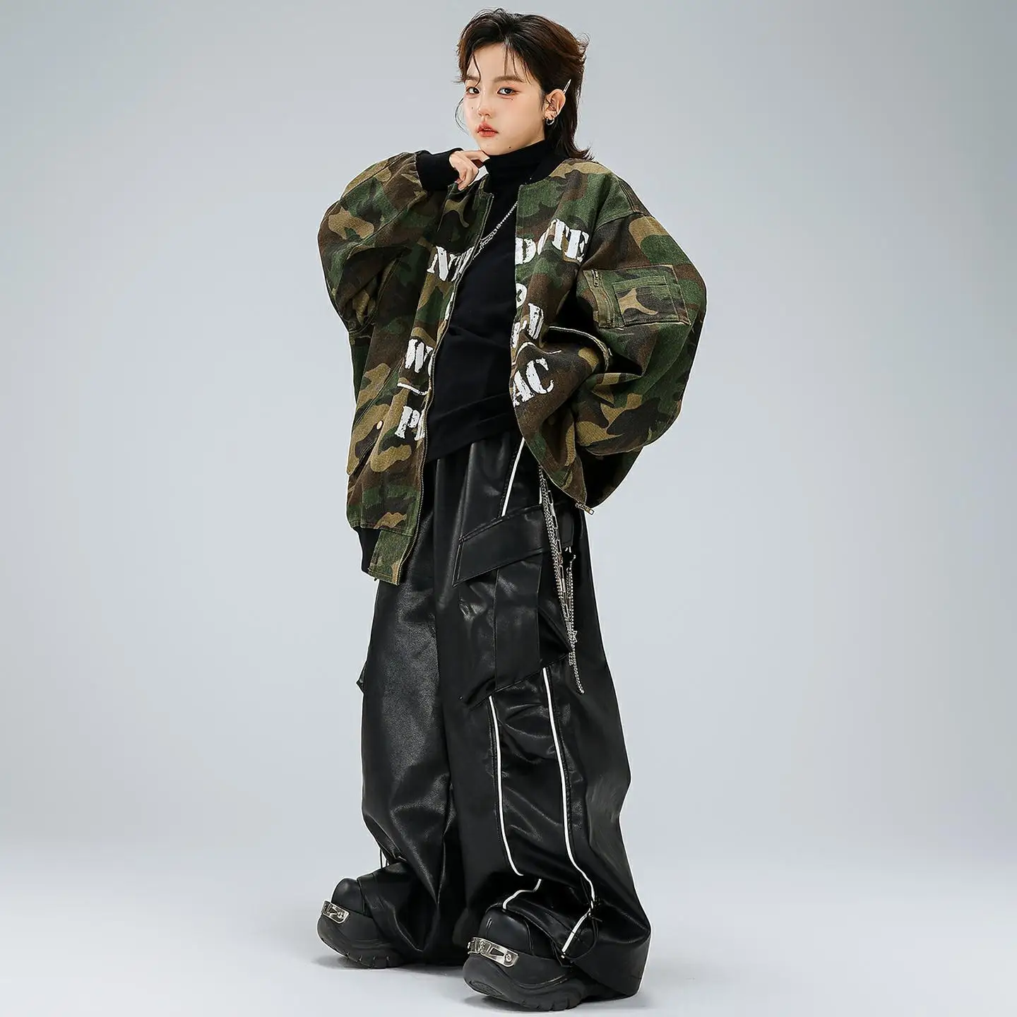 Kid Kpop Hip Hop Clothing Camo Print Zip up Jacket Black PU Leather Stripe Cargo Pants for Girl Boy Street Dance Costume Clothes
Kid Kpop Hip Hop Clothing Camo Print Zip up Jacket Black PU Leather Stripe Cargo Pants for Girl Boy Street Dance Costume Clothes