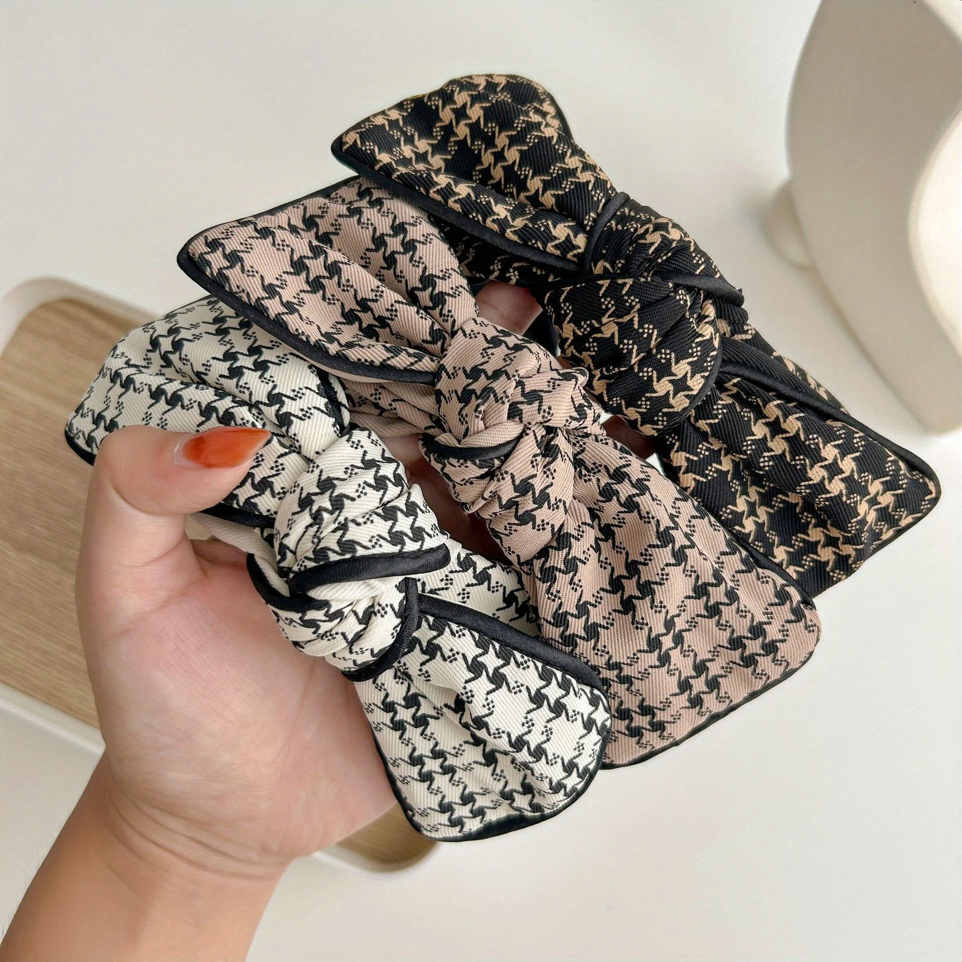 Wide Pleated Headband with Bow Volumizing Hairband Non-Slip Grip for Women Girls Face Washing Makeup Daily Use
Wide Pleated Headband with Bow Volumizing Hairband Non-Slip Grip for Women Girls Face Washing Makeup Daily Use