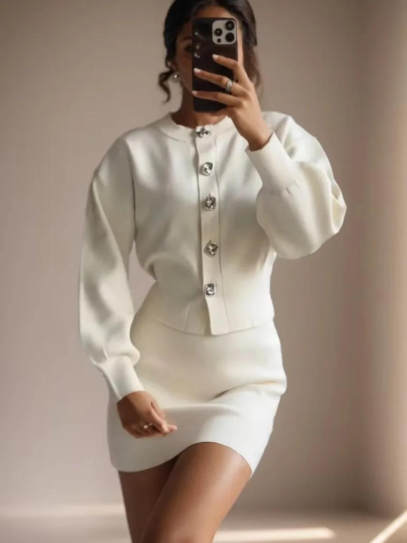 2025 Fashion Loose Flower Button Knitted Cardigan Women Sweater Coat with A-line Mini Skirts 2 Piece Sets Womens Outfits Elegant
2025 Fashion Loose Flower Button Knitted Cardigan Women Sweater Coat with A-line Mini Skirts 2 Piece Sets Womens Outfits Elegant