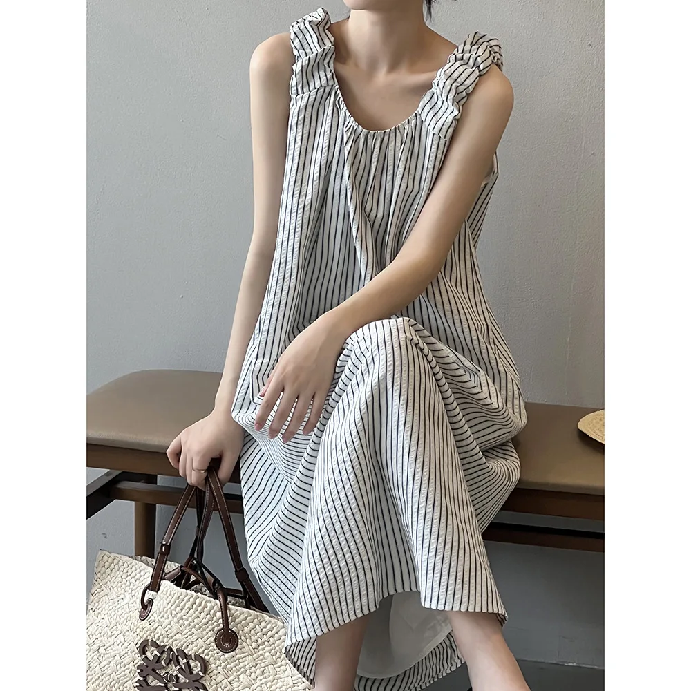 Women Clothes French Style U Neck Vertical Stripes Sleeveless Dress 2024 Summer New Loose Comfortable Temperament Vest Dress
Women Clothes French Style U Neck Vertical Stripes Sleeveless Dress 2024 Summer New Loose Comfortable Temperament Vest Dress