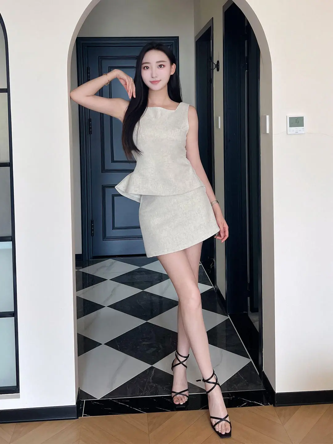 Korean Fashion Sleeveless Top And Skirt Set Women's Casual Style Summer New Design Two-Piece Ensemble Short Length Commu...
Korean Fashion Sleeveless Top And Skirt Set Women's Casual Style Summer New Design Two-Piece Ensemble Short Length Commu...