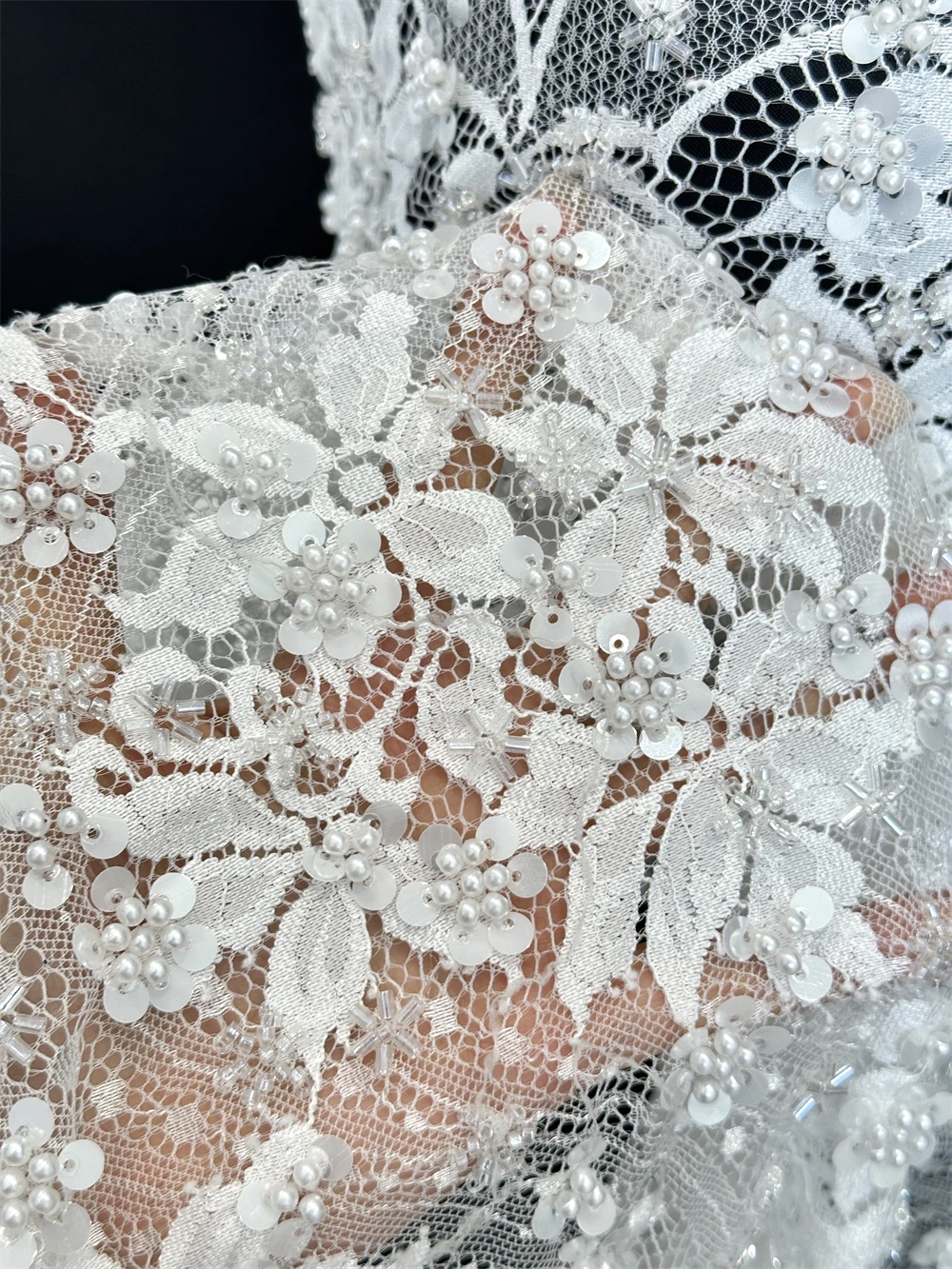 Новейшая белая африканская сетчатая кружевная ткань с блестками, 3 ярда, высокое качество, нигерийская французская молочная шелковая кружевная ткань для шитья свадебного платья
Новейшая белая африканская сетчатая кружевная ткань с блестками, 3 ярда, высокое качество, нигерийская французская молочная шелковая кружевная ткань для шитья свадебного платья