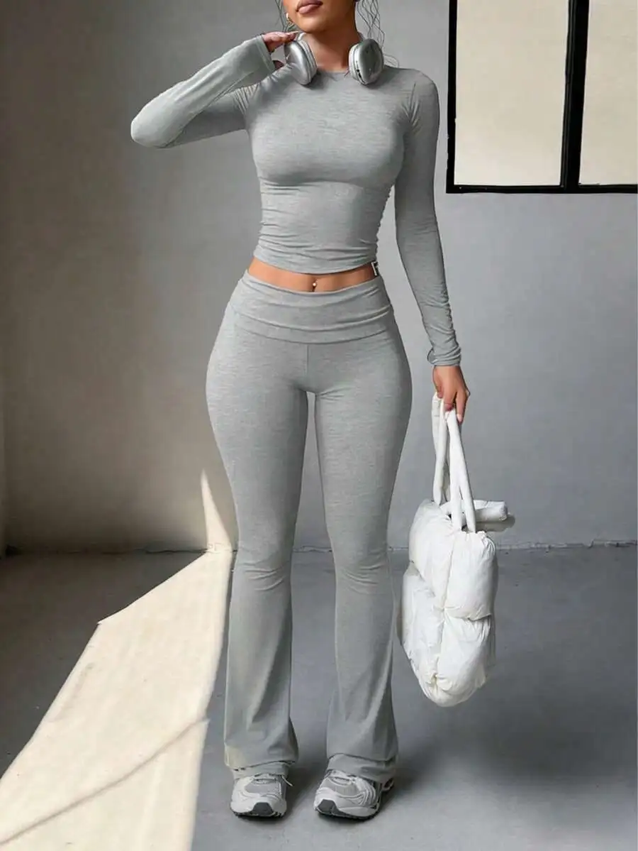 Womens Seamless Long Sleeve Crop Top And High Waist Flare Leggings Set
Womens Seamless Long Sleeve Crop Top And High Waist Flare Leggings Set