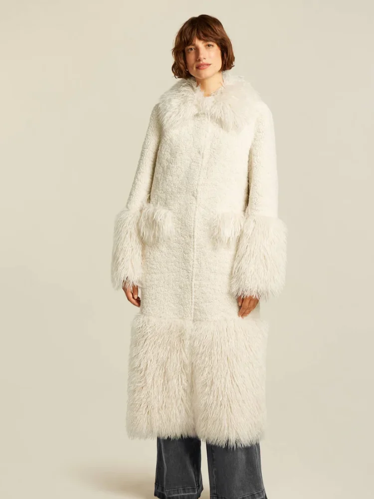 Однотонное пальто из искусственного меха в стиле пэчворк из овечьей шерсти, женское модное однобортное пальто с карманами, теплая свободная куртка, женская зимняя уличная одежда
Однотонное пальто из искусственного меха в стиле пэчворк из овечьей шерсти, женское модное однобортное пальто с карманами, теплая свободная куртка, женская зимняя уличная одежда