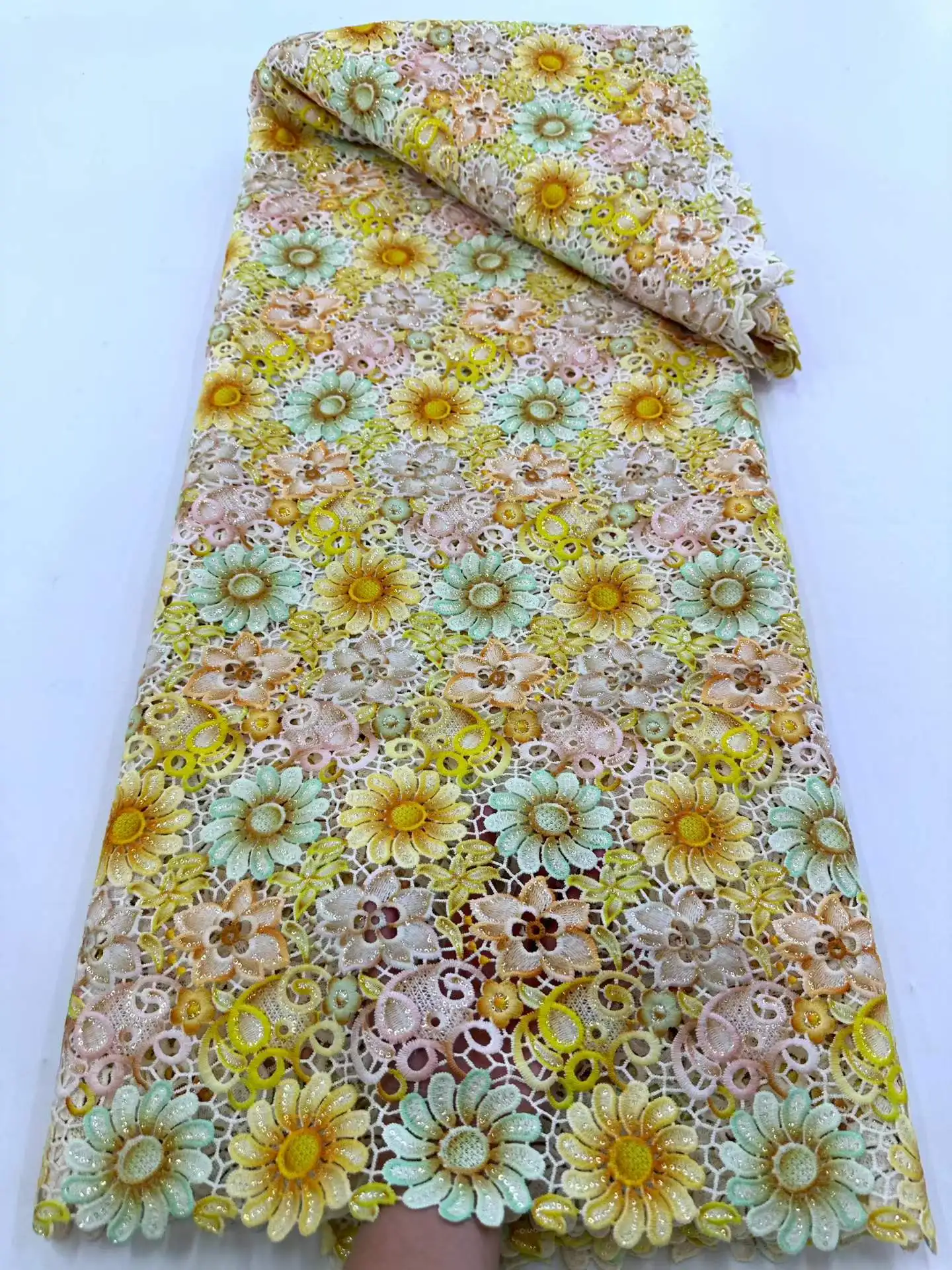 Роскошная африканская гипюровая кружевная ткань с пайетками, высококачественное нигерийское гипюровое кружево для пошива свадебных платьев, 5 ярдов
Роскошная африканская гипюровая кружевная ткань с пайетками, высококачественное нигерийское гипюровое кружево для пошива свадебных платьев, 5 ярдов