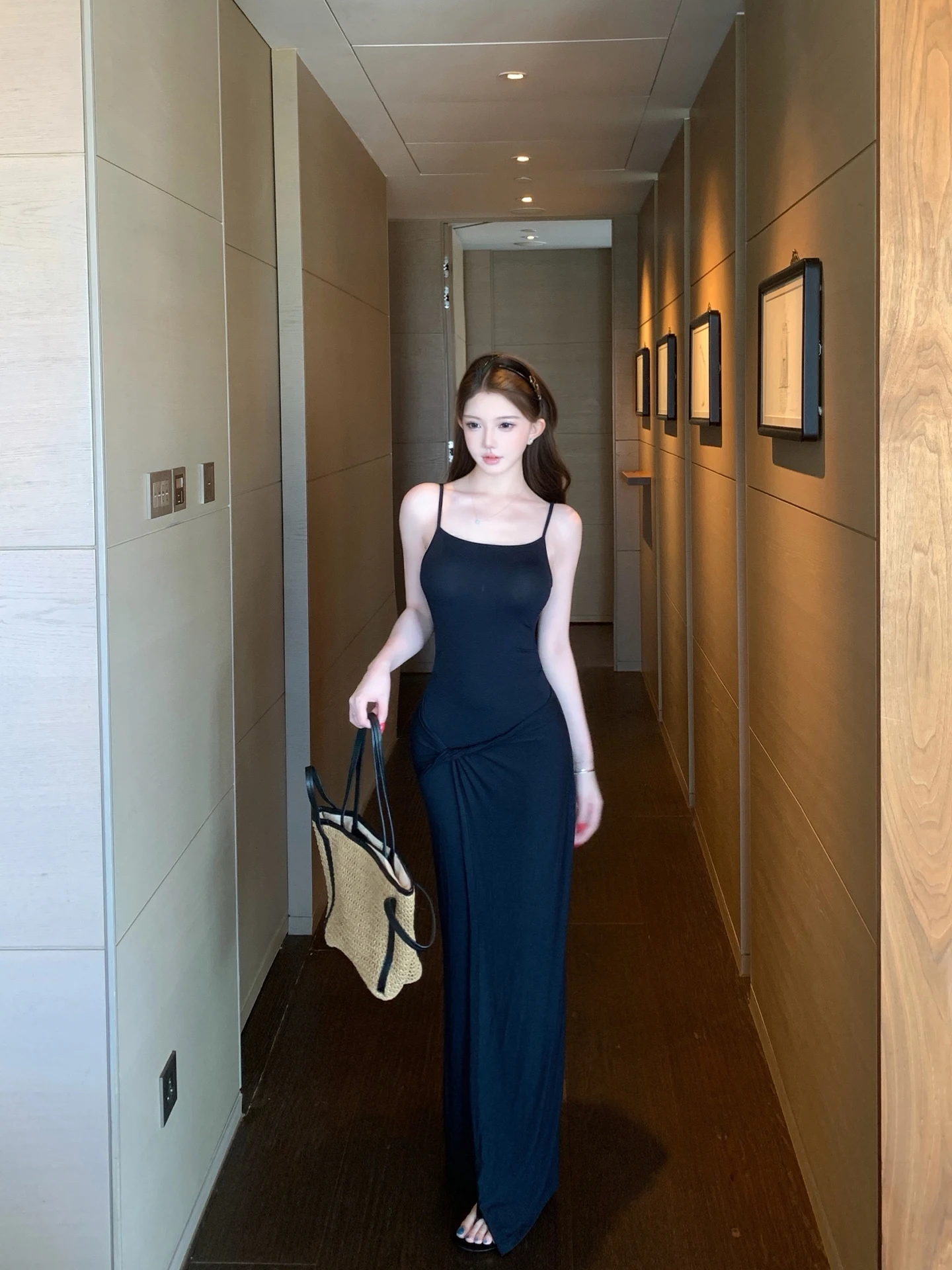 Slim Fit Knitted Dress Women's Long Gown Summer New Style Knot Thin Personality Casual Skirt Wrap around Neckline No Sleeve
Slim Fit Knitted Dress Women's Long Gown Summer New Style Knot Thin Personality Casual Skirt Wrap around Neckline No Sleeve
