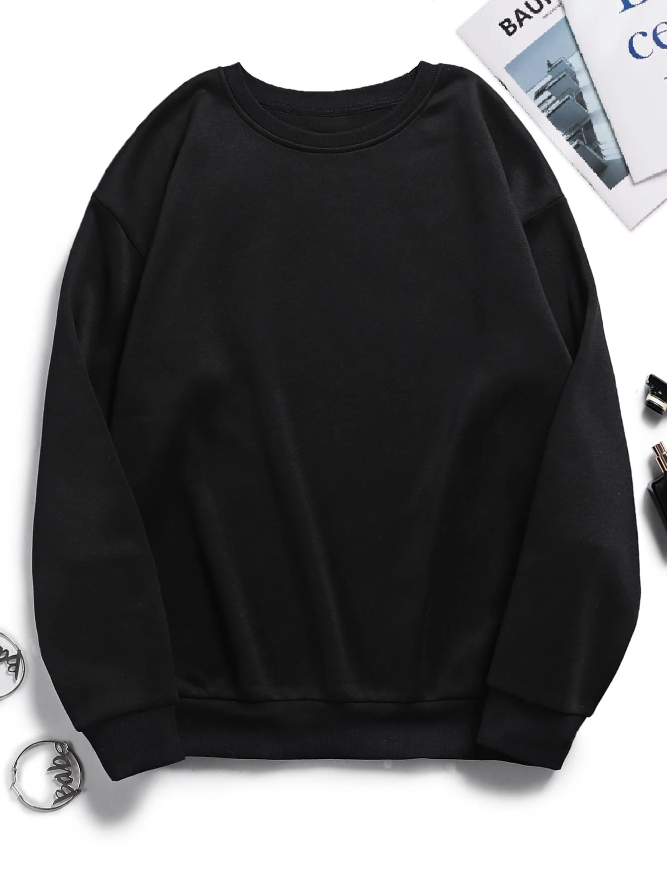Black Solid Round Neck Long Sleeve Pullover Sweatshirt for Women, Casual Fall Outfit
Black Solid Round Neck Long Sleeve Pullover Sweatshirt for Women, Casual Fall Outfit