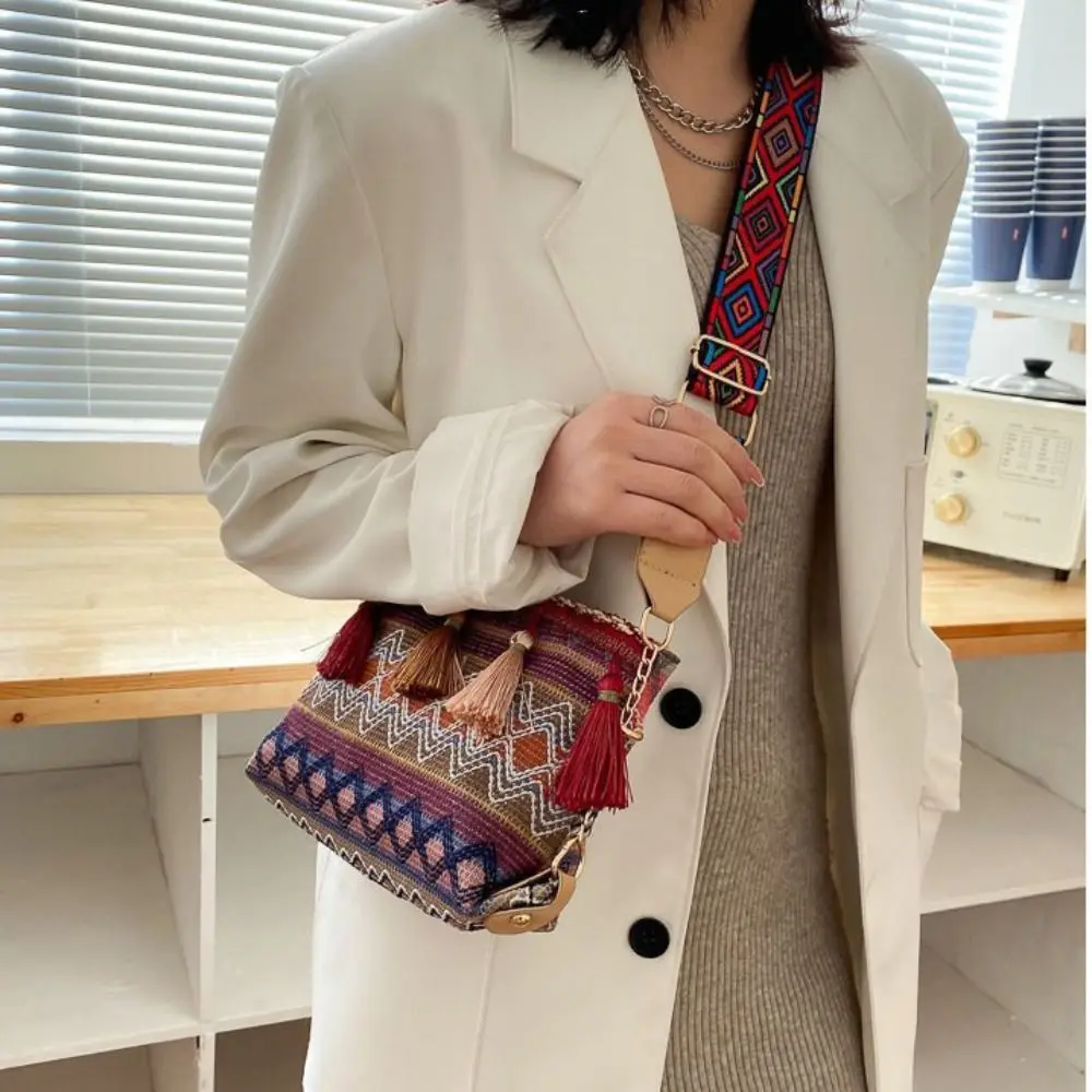 Vintage Tassel Ethnic Style Crossbody Bags Woven Large Capacity Fringe Shoulder Bag Handbag Geometric Bohemian Phone Bag Women
Vintage Tassel Ethnic Style Crossbody Bags Woven Large Capacity Fringe Shoulder Bag Handbag Geometric Bohemian Phone Bag Women