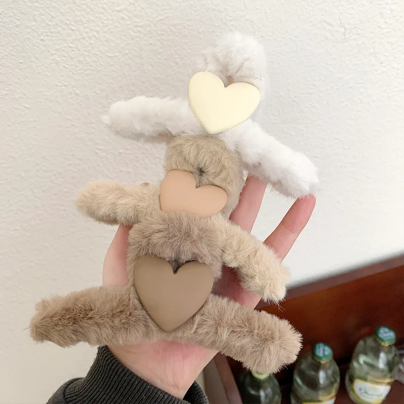 1pc Plush grab clip women's new high-end style autumn and winter hair shark clip hair quantity multiple hairy hair clip headwear
1pc Plush grab clip women's new high-end style autumn and winter hair shark clip hair quantity multiple hairy hair clip headwear