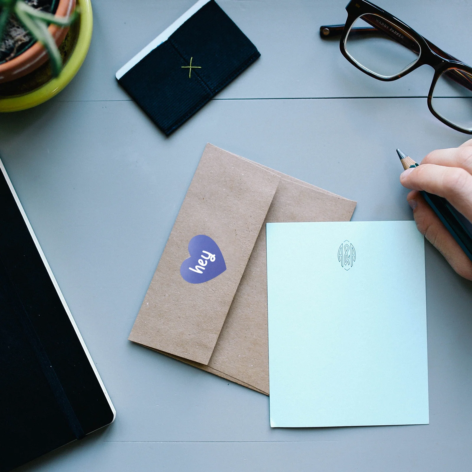 1500 шт. самоклеящихся этикеток-стикеров в форме сердца для подарочных конвертов и пакетов
1500 шт. самоклеящихся этикеток-стикеров в форме сердца для подарочных конвертов и пакетов