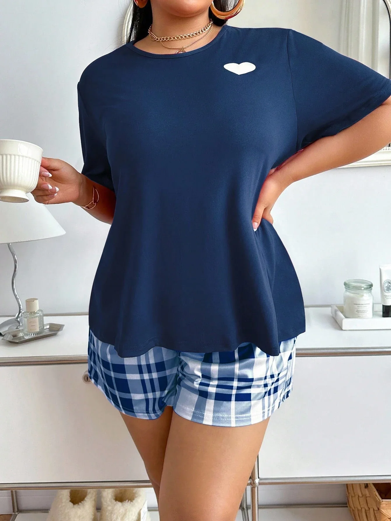 Plus Size Sleepwear Set Heart Print Short Sleeve Top And Plaid Shorts
Plus Size Sleepwear Set Heart Print Short Sleeve Top And Plaid Shorts