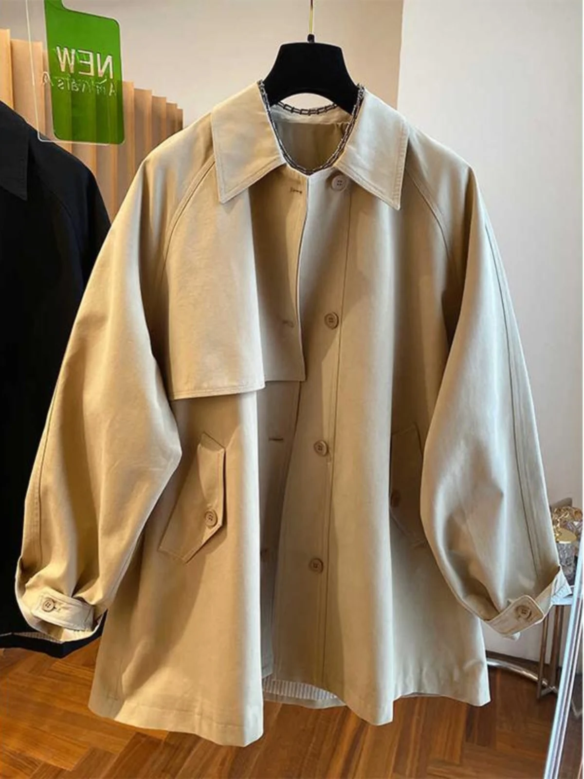 2024 New Women's Utili Sle Coat Loose Briti Sle Spring Autumn Long Korean Version Faionable Commuter Windbreaker
2024 New Women's Utili Sle Coat Loose Briti Sle Spring Autumn Long Korean Version Faionable Commuter Windbreaker
