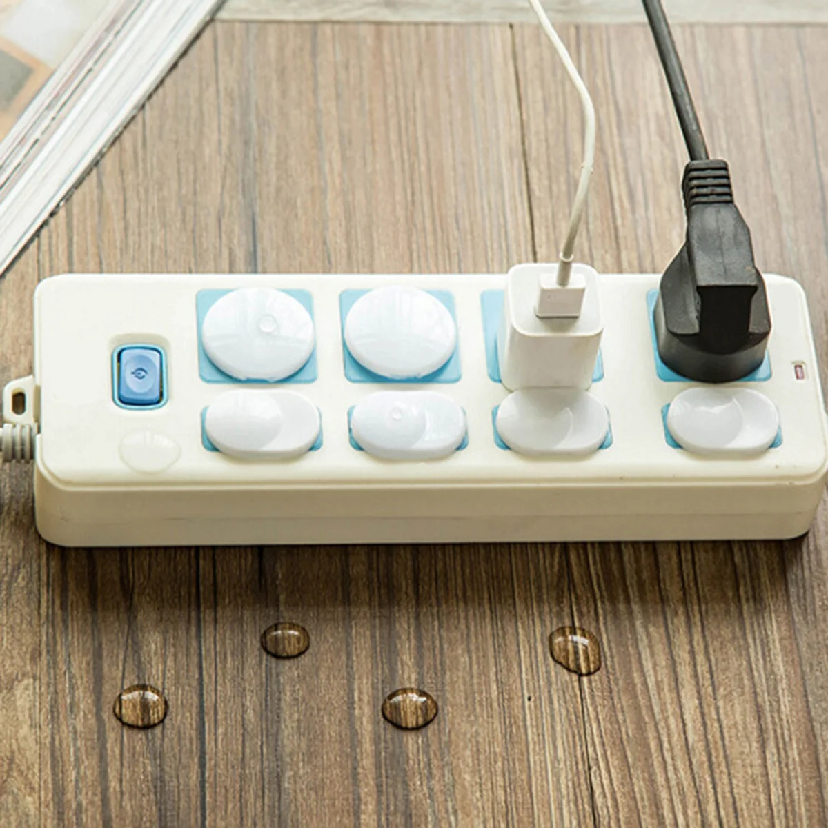 10pcs Socket Protective Cover 3 Holes Abs Safety Outlet Covers For Baby Childproof Electrical Shock Fire Dust Moisture
10pcs Socket Protective Cover 3 Holes Abs Safety Outlet Covers For Baby Childproof Electrical Shock Fire Dust Moisture