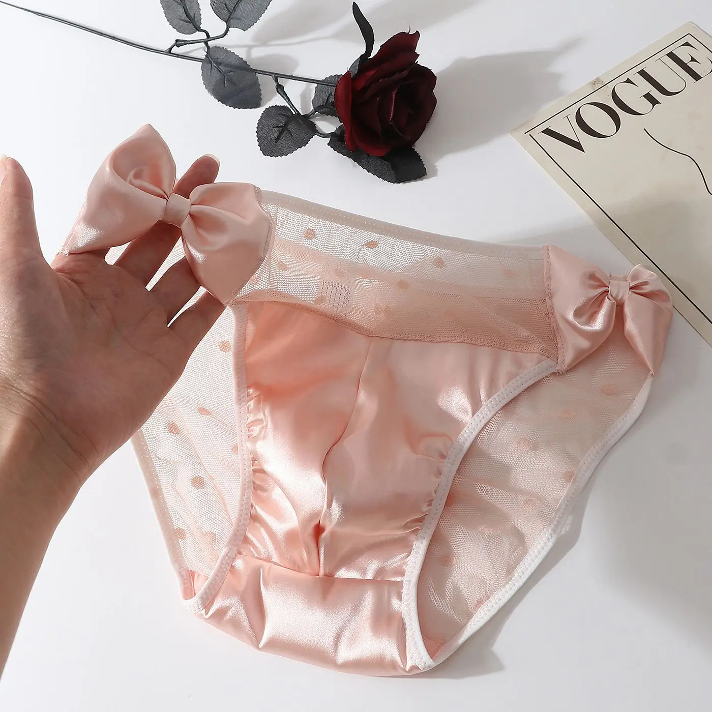 Silk Men's Pink Net Mesh Bow Briefs Satin Men's Lace Sheer Underpants Adult Panties Live Show Private Party Dance Costumes
Silk Men's Pink Net Mesh Bow Briefs Satin Men's Lace Sheer Underpants Adult Panties Live Show Private Party Dance Costumes