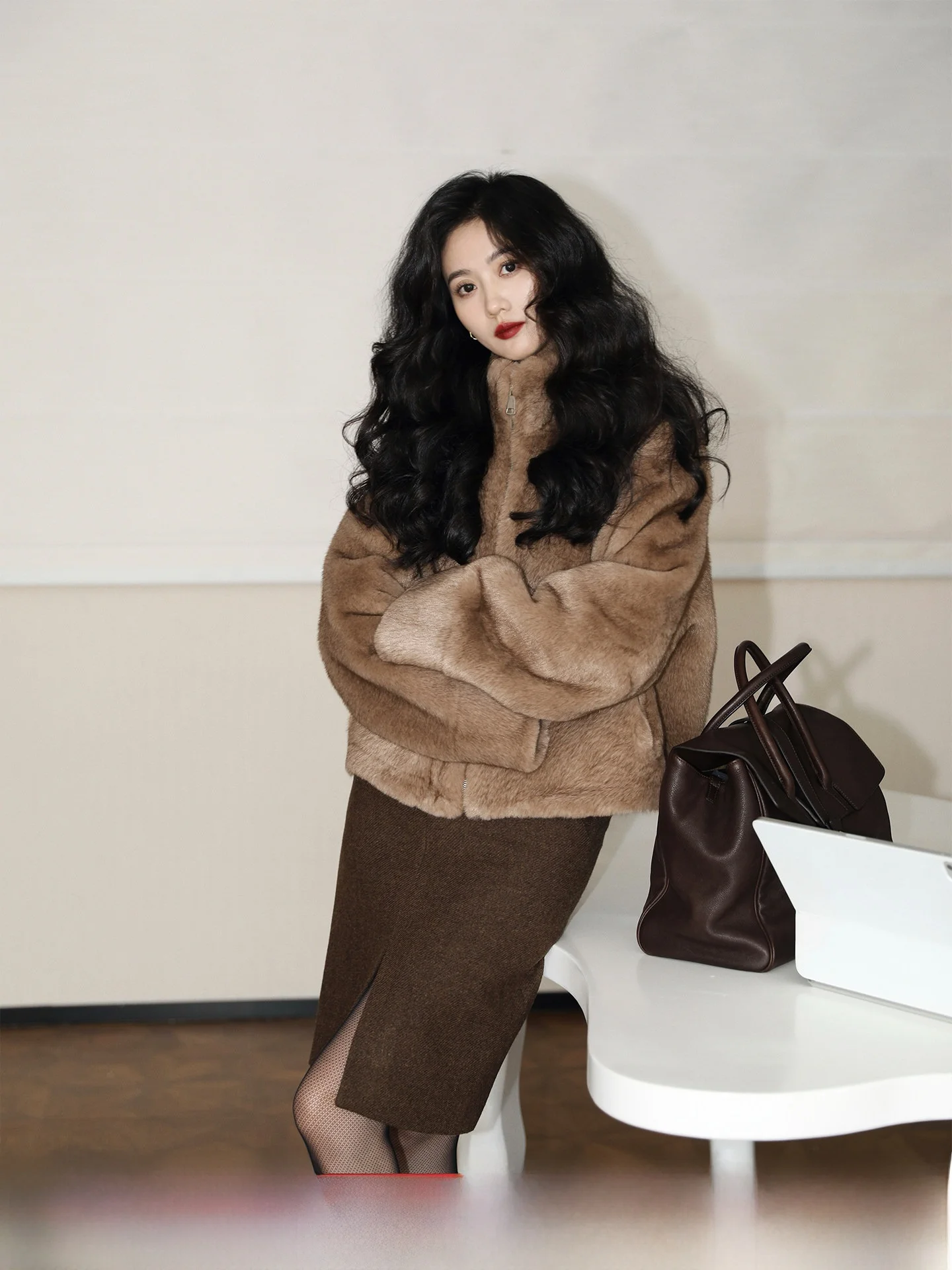 TAIYANG OFFICE воротник на молнии, экологически чистый мех, женская зимняя теплая шуба высокого класса, верхняя одежда из меха
TAIYANG OFFICE воротник на молнии, экологически чистый мех, женская зимняя теплая шуба высокого класса, верхняя одежда из меха