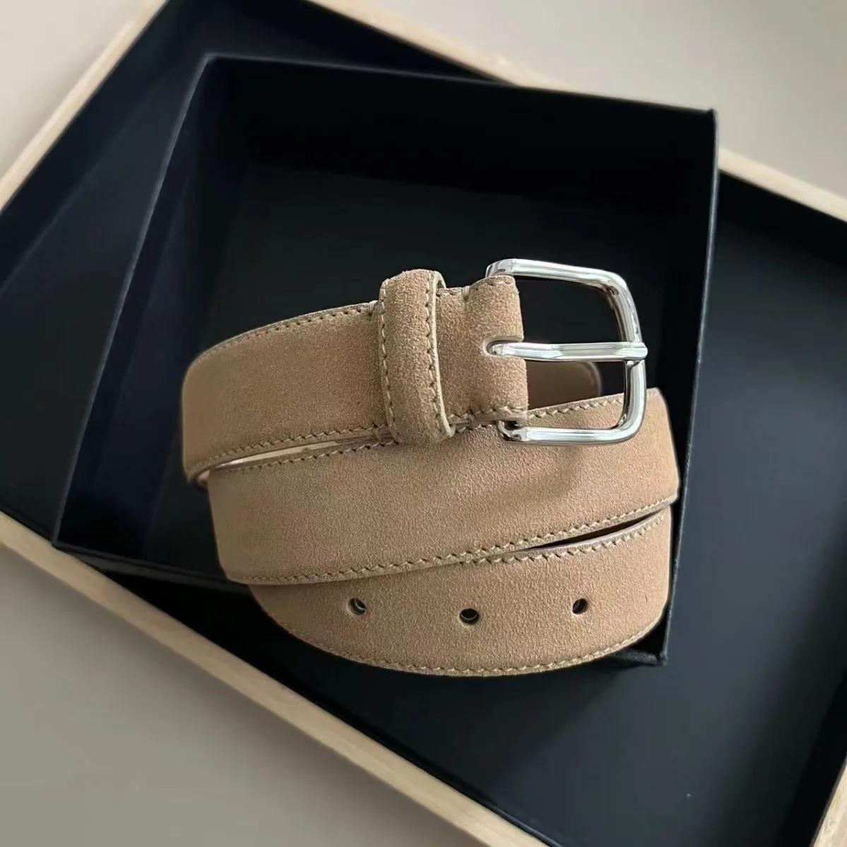 Women Square Buckle Classic Suede Belt Waistband 3cm
Women Square Buckle Classic Suede Belt Waistband 3cm