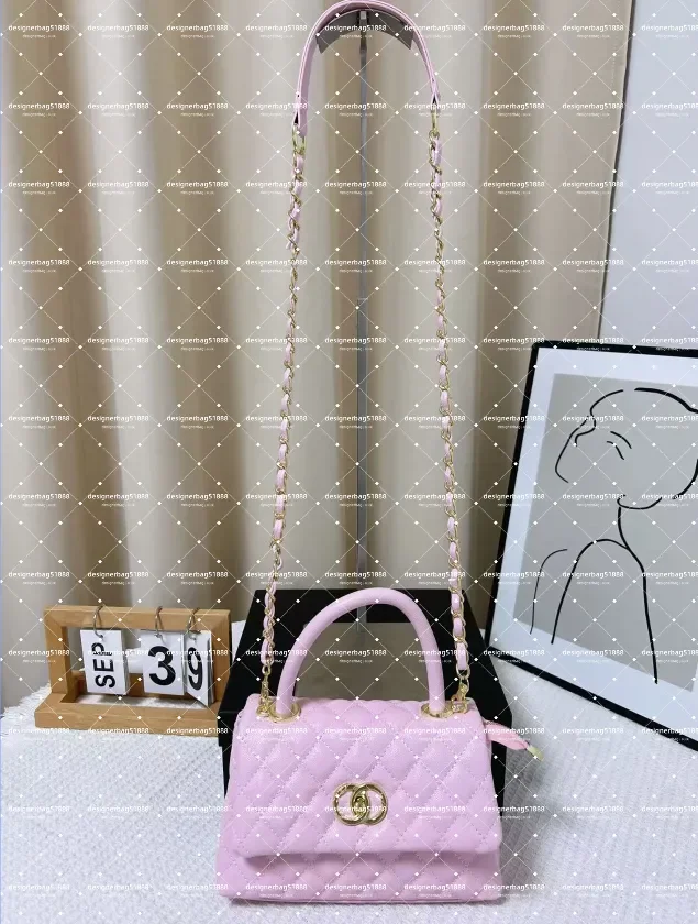 Designer bags Fashion women Chain Bag plaid flap caviar shouder handbag gold sier chain double letter solid color buckle square
Designer bags Fashion women Chain Bag plaid flap caviar shouder handbag gold sier chain double letter solid color buckle square