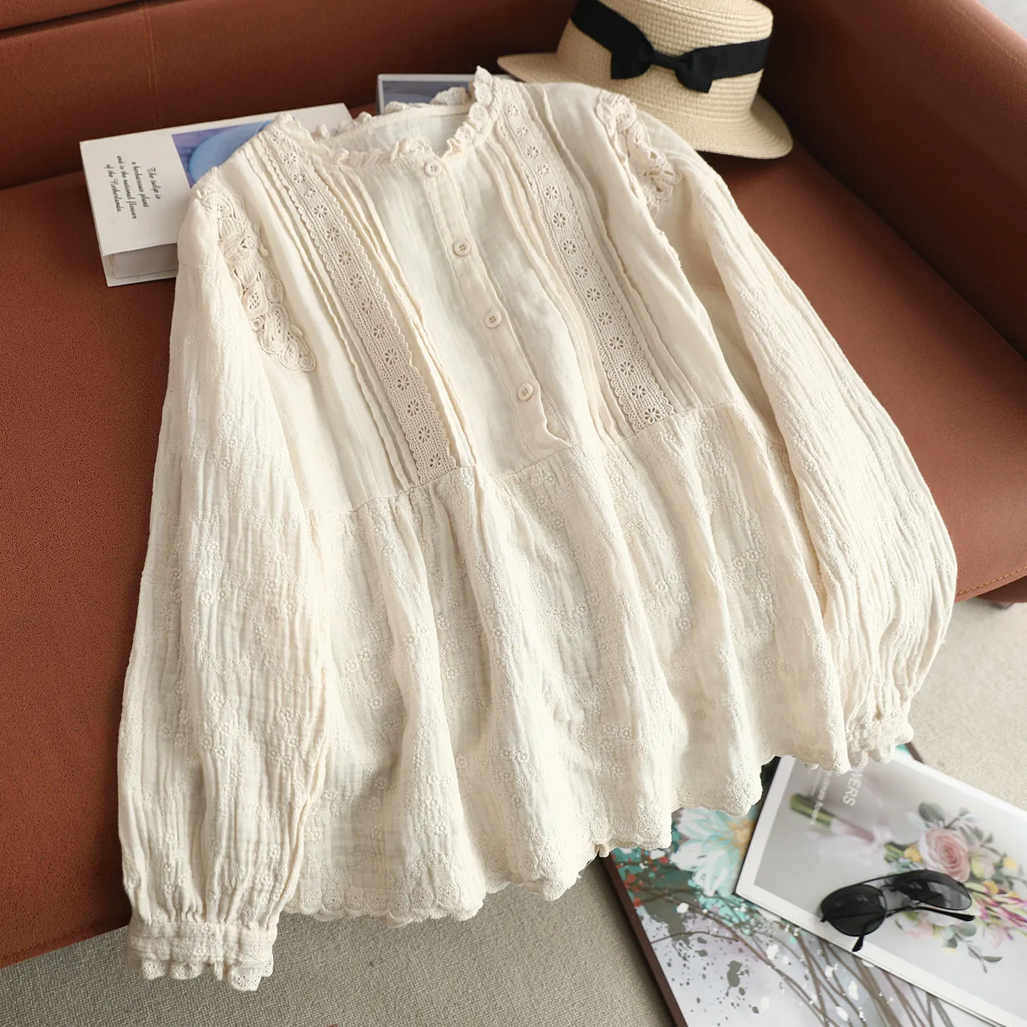 Japanese Sweet Mori Girl Lace Embroidery 100% Cotton Shirts Women Spring Autumn Stand Collar Long Sleeve Casual Loose Blouse Top
Japanese Sweet Mori Girl Lace Embroidery 100% Cotton Shirts Women Spring Autumn Stand Collar Long Sleeve Casual Loose Blouse Top