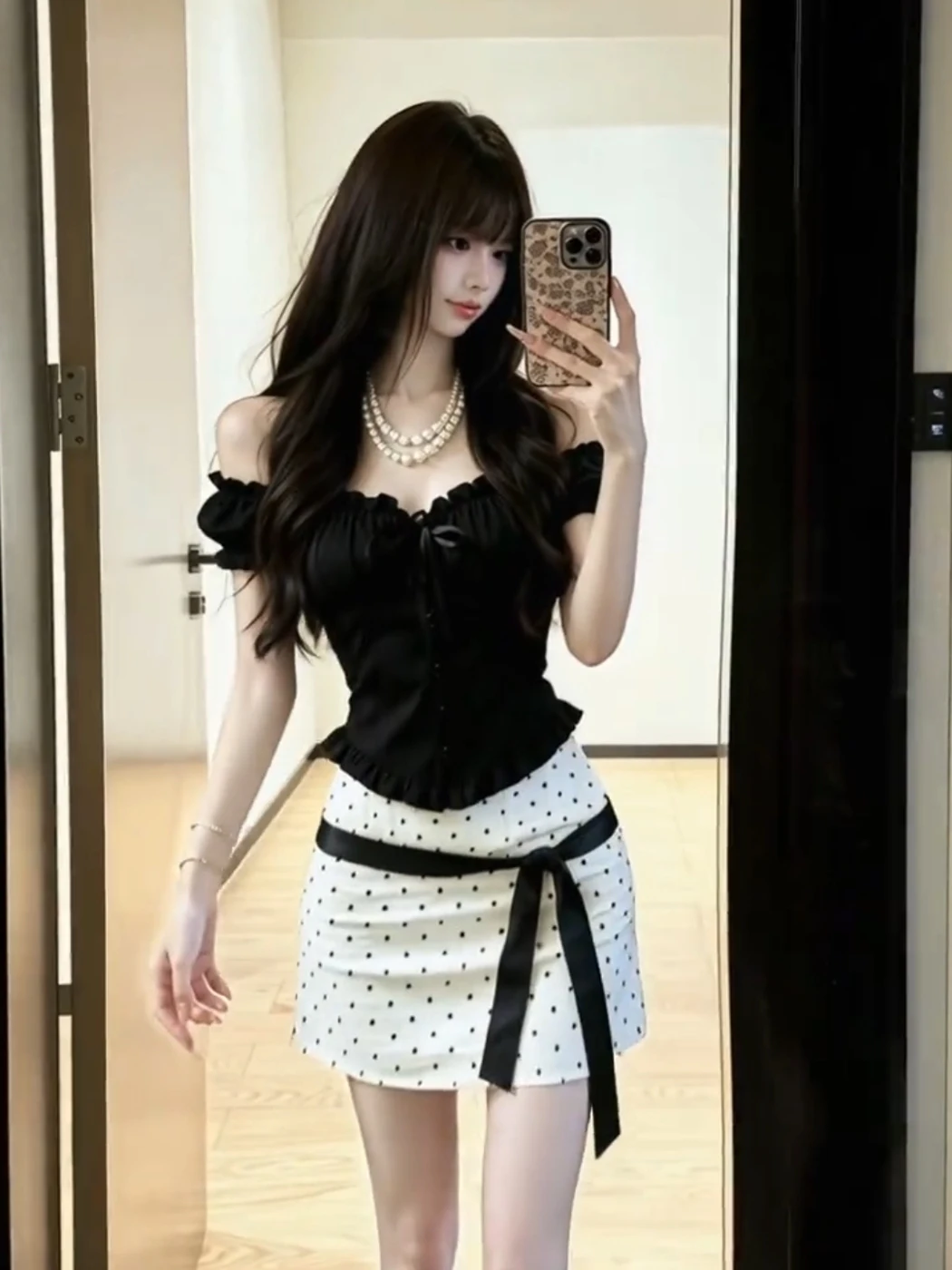 Sweet Style Polka Dot One Shoulder Top And Short Skirt Two Piece Set Women Summer Korean Fashion High Waist Ruffle Hem Ensemble
Sweet Style Polka Dot One Shoulder Top And Short Skirt Two Piece Set Women Summer Korean Fashion High Waist Ruffle Hem Ensemble