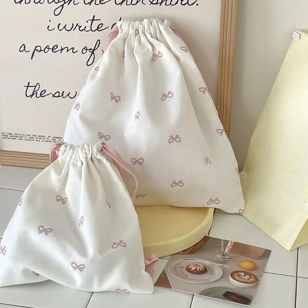 Cute Pink Bowknot Print Travel Skincare Drawstring Storage Bag Makeup Bag Underwear Clothing Bag Portable Organizer Bag
Cute Pink Bowknot Print Travel Skincare Drawstring Storage Bag Makeup Bag Underwear Clothing Bag Portable Organizer Bag