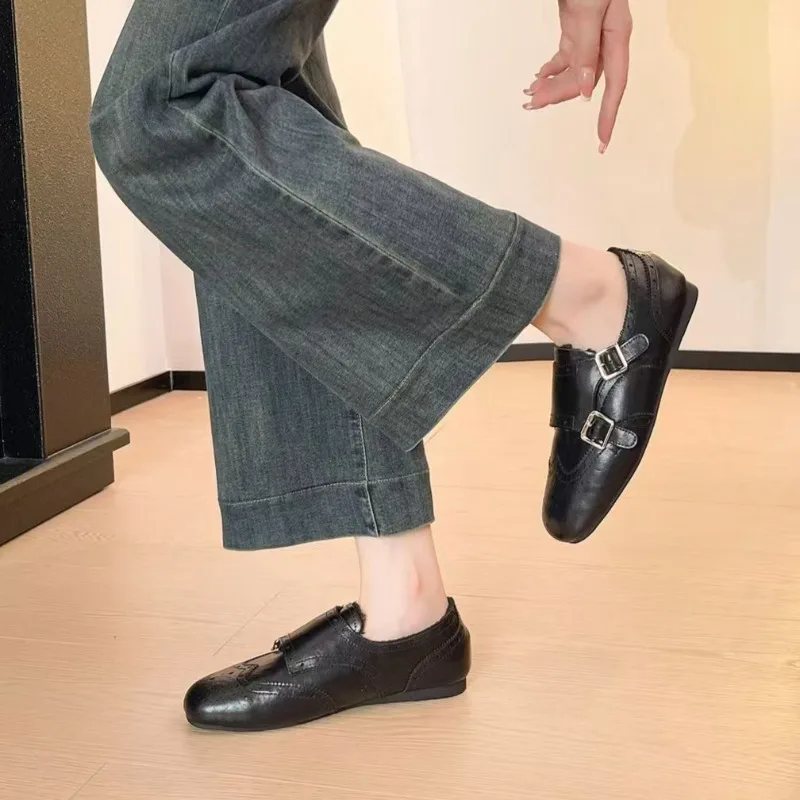 Leather Low Top Square Buckle T-shirt Flat Shoes for Women's Casual Shoes, Soft Sole with Velvet, Student Fashion Flat Shoes
Leather Low Top Square Buckle T-shirt Flat Shoes for Women's Casual Shoes, Soft Sole with Velvet, Student Fashion Flat Shoes