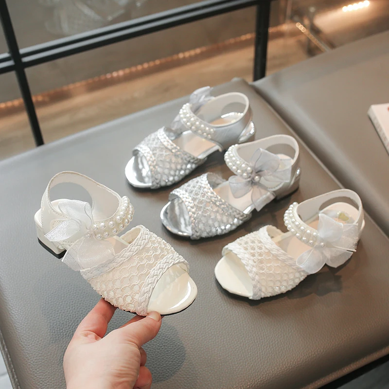 Summer Toddler Girls Open Toe Mesh Sandals Bowknot Pearl Low Heel Buckle Non-Slip Soft Sole for Daily Party Outdoor Casual Wear
Summer Toddler Girls Open Toe Mesh Sandals Bowknot Pearl Low Heel Buckle Non-Slip Soft Sole for Daily Party Outdoor Casual Wear