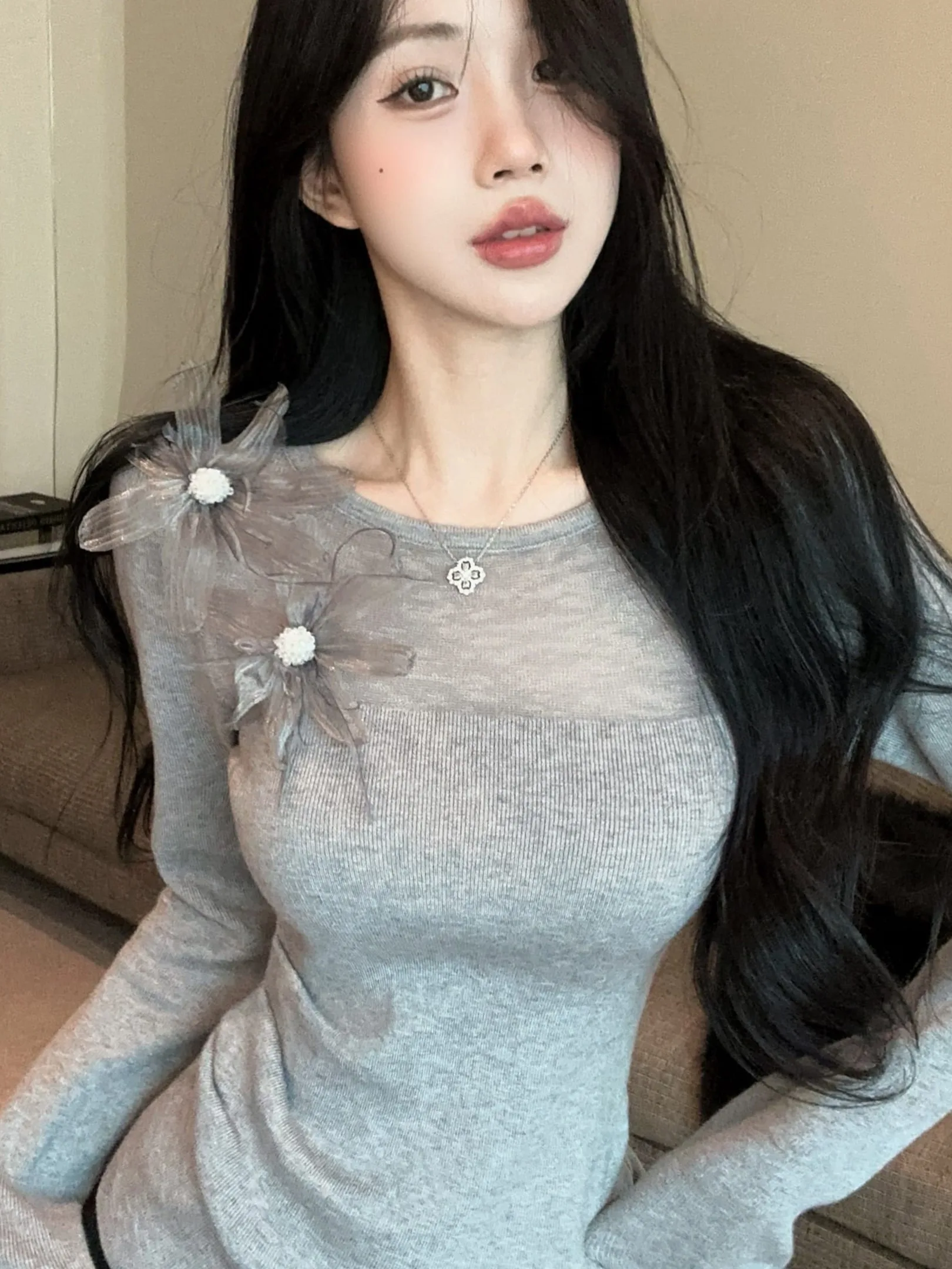 Elegant Long Sleeve Knitted Top with Beautiful 3D Floral Lace Splicing Women's Fashion Light Maturity Style Base Shirt Inner ...
Elegant Long Sleeve Knitted Top with Beautiful 3D Floral Lace Splicing Women's Fashion Light Maturity Style Base Shirt Inner ...
