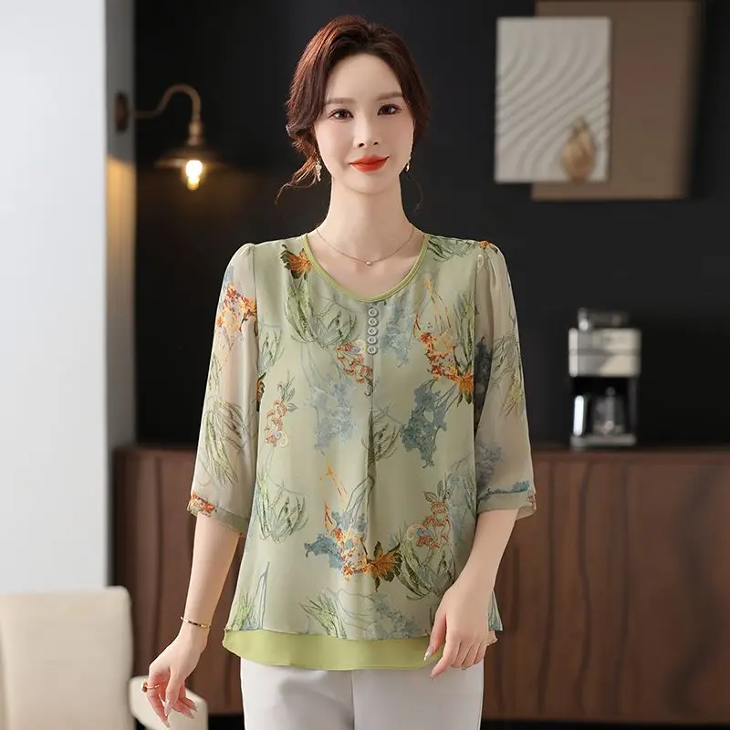 Elegant Middle-aged Women's Chiffon Blouse Summer New Style Mother's T-shirt Thin Lightweight Loose Top
Elegant Middle-aged Women's Chiffon Blouse Summer New Style Mother's T-shirt Thin Lightweight Loose Top
