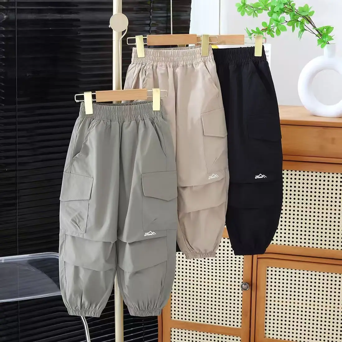 Summer And Autumn Boys' Quick Drying Work Pants Middle-aged And Large Children's Handsome And Fashionable Versatile Casual Pants
Summer And Autumn Boys' Quick Drying Work Pants Middle-aged And Large Children's Handsome And Fashionable Versatile Casual Pants