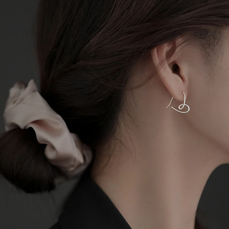 Fashion 925 Sterling Silver Heart Earrings Simple Charm Personality Women Earrings Birthday Party Gift Exquisite Jewelry
Fashion 925 Sterling Silver Heart Earrings Simple Charm Personality Women Earrings Birthday Party Gift Exquisite Jewelry