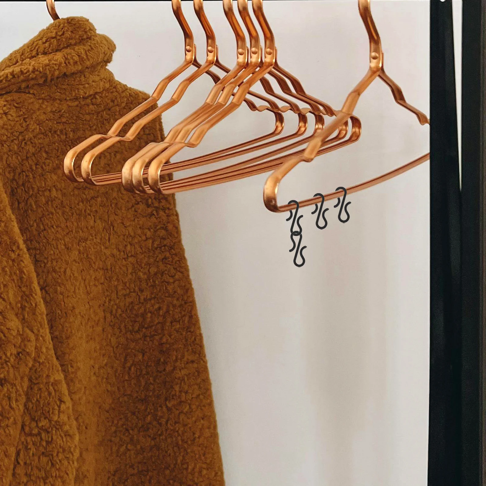 10Pcs S Shaped Double Headed Hooks Plastic Outdoor Christmas Light Clips Gutter Hanging Hooks for String Lights Decoration
10Pcs S Shaped Double Headed Hooks Plastic Outdoor Christmas Light Clips Gutter Hanging Hooks for String Lights Decoration