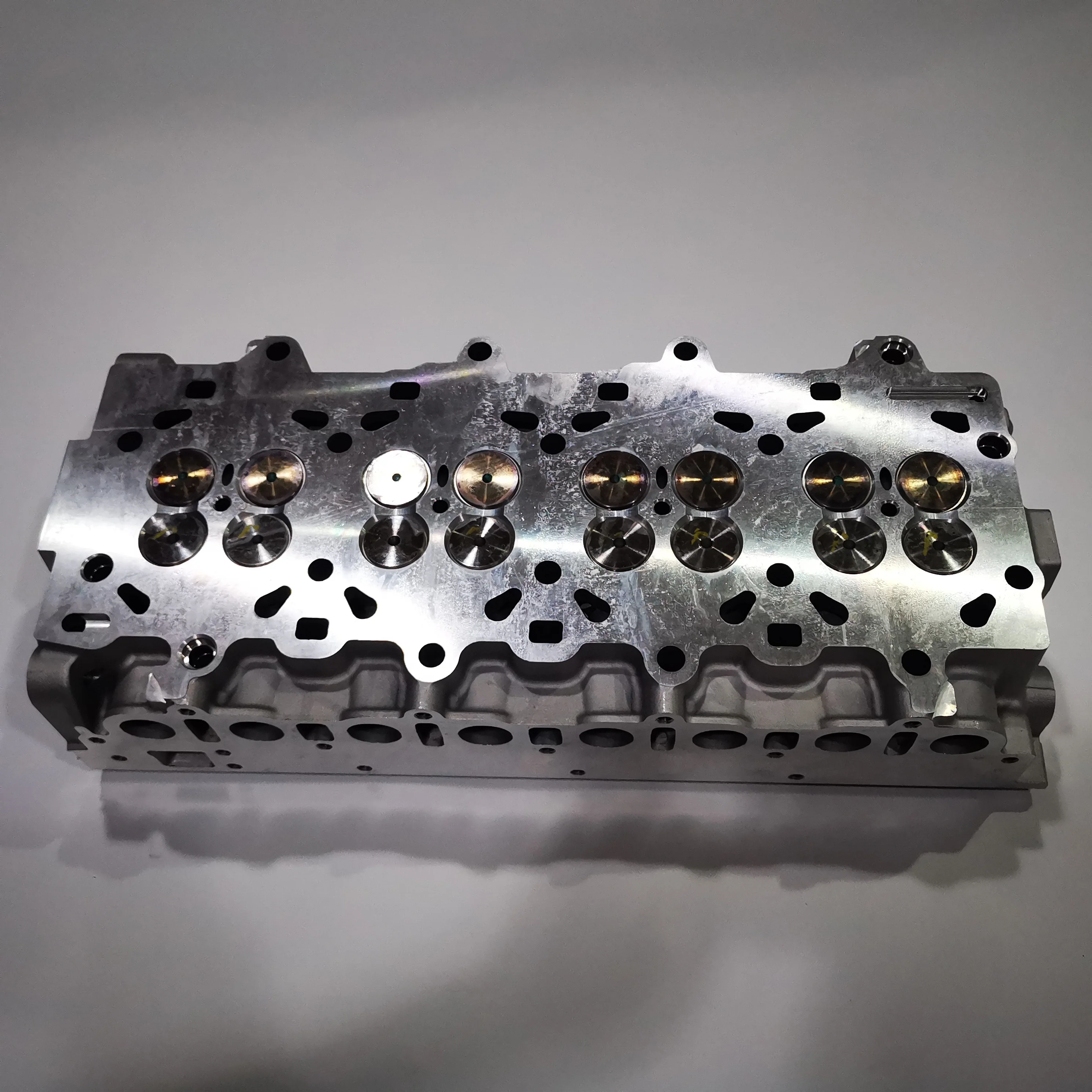 SAIC MAXUS V80 Euro IV Original Cylinder Head Assembly C00034588 S00000992
SAIC MAXUS V80 Euro IV Original Cylinder Head Assembly C00034588 S00000992