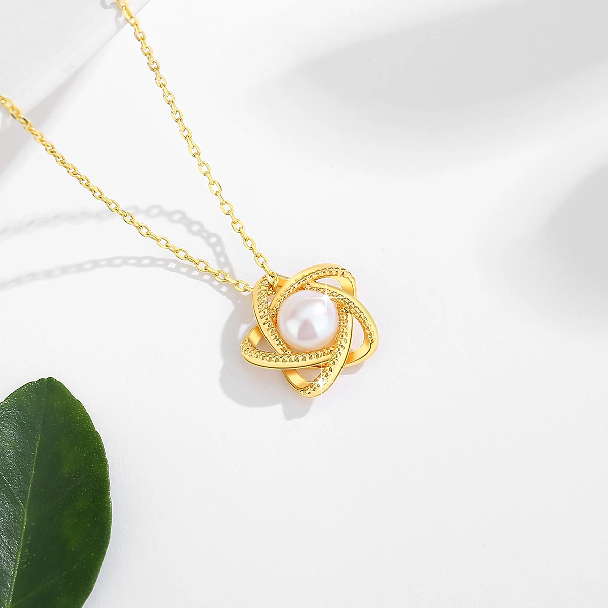 18-каратное золото, кулон с пятиконечной звездой, ожерелья для женщин, AU750, Золотая жемчужная цепочка на шею, модные украшения, подарки на день рождения высокого качества
18-каратное золото, кулон с пятиконечной звездой, ожерелья для женщин, AU750, Золотая жемчужная цепочка на шею, модные украшения, подарки на день рождения высокого качества