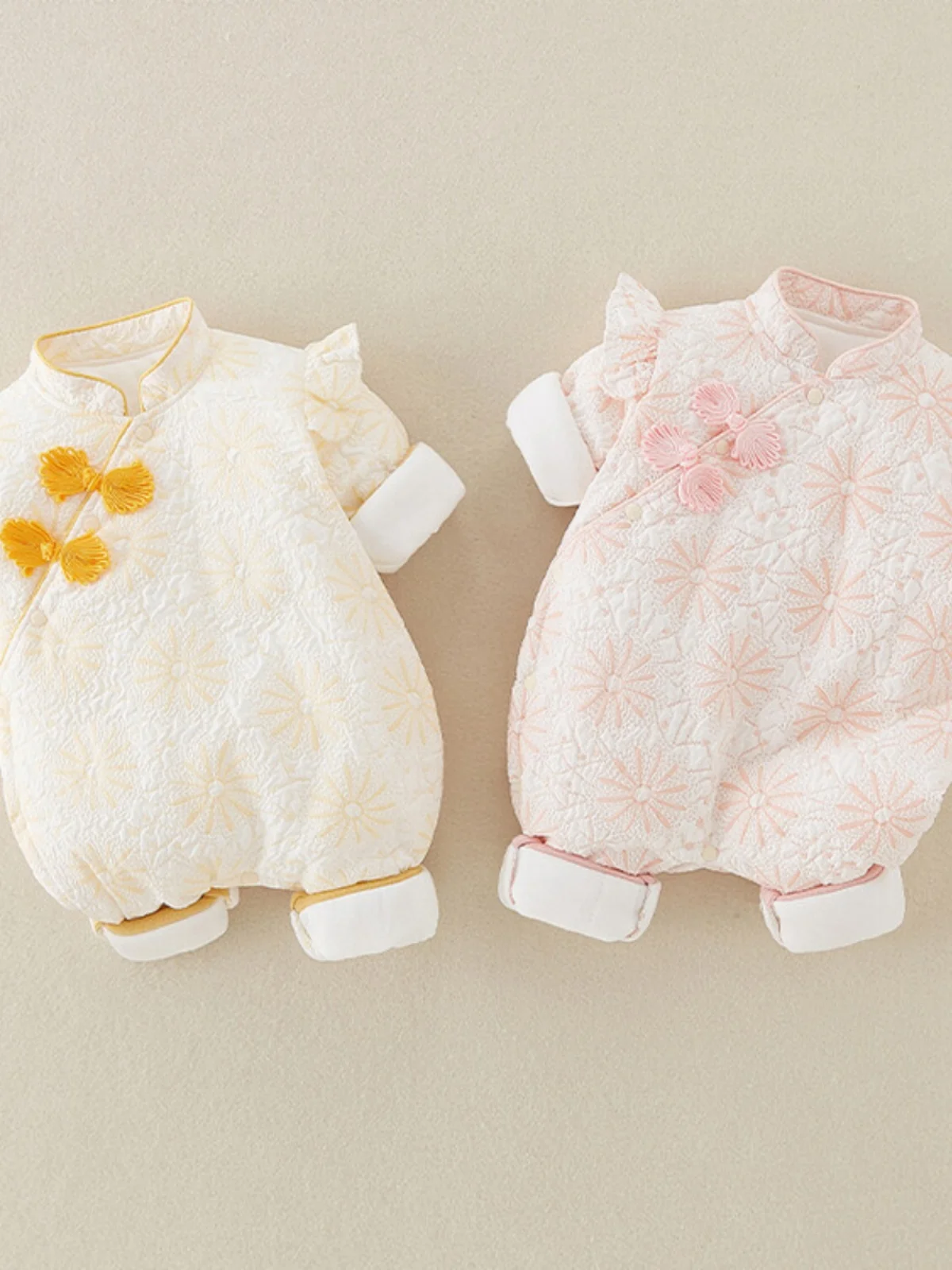 Осенне-зимний комплект одежды для новорожденных: хлопковый комбинезон с цветочным узором и тонким хлопковым подгузником-трусики для новорожденных
Осенне-зимний комплект одежды для новорожденных: хлопковый комбинезон с цветочным узором и тонким хлопковым подгузником-трусики для новорожденных