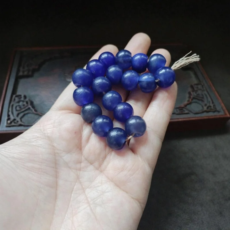 Tibetan Area Return Old Patina Gemstone One Strand Blue Agate Matching Buddha Beads
Tibetan Area Return Old Patina Gemstone One Strand Blue Agate Matching Buddha Beads