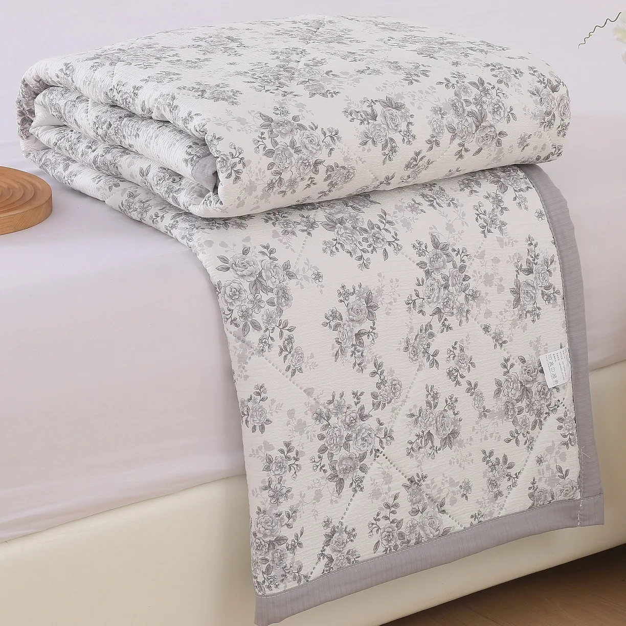 Summer Thin Quilt Skin-friendly Air-conditioning Comforter Printed Washable Bedspread King Queen Soft Lightweight Duvet Blanket
Summer Thin Quilt Skin-friendly Air-conditioning Comforter Printed Washable Bedspread King Queen Soft Lightweight Duvet Blanket